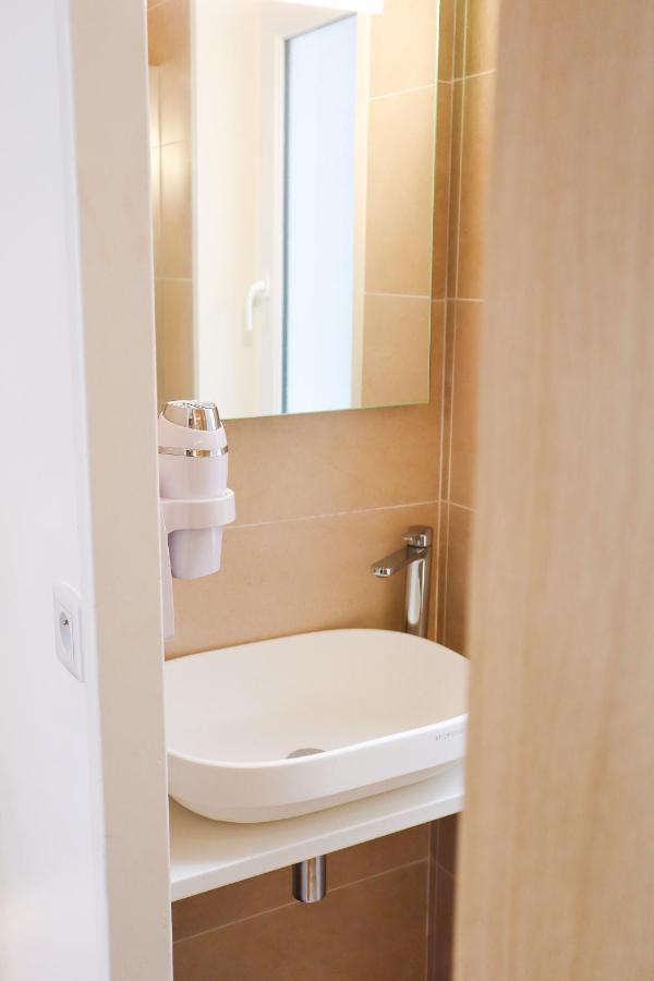 Hotel Ambassadeur Lille Luaran gambar